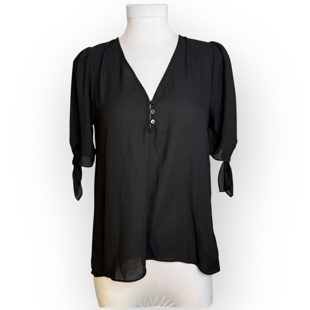 Everleigh Black Button Front Blouse New With‎ Tags Size XS